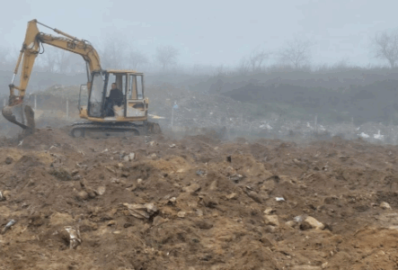Vazhduan gërmimet në Rahovec, gjenden mbetje të një personi
