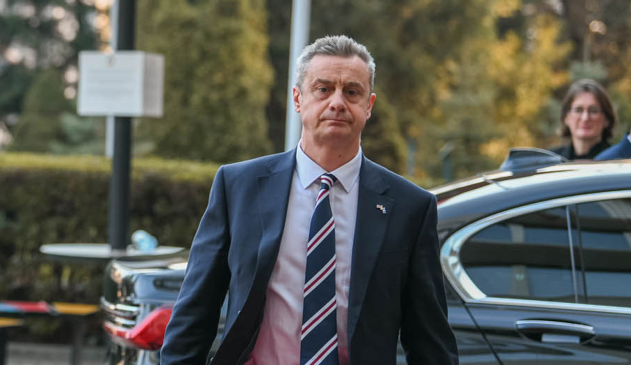 Hargreaves i shqetësuar me mos certifikimin e Listës Serbe  Shkatërron reputacionin e fituar të Kosovës