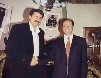 S’u kandidua për deputet, reagon Agim Veliu: Publikon foto duke shtërnguar duart me Rugovën