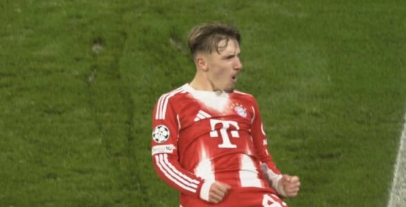 Është vetëm 17-vjeçar, Karl shënon golin e dytë për Bayernin
