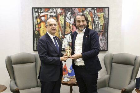 Rama takon Begajn, premton thellim të bashkëpunimit mes Prishtinës e Tiranës