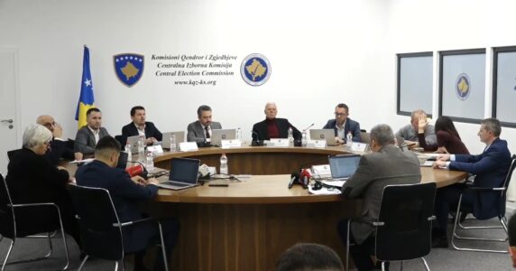 VV kundër: KQZ nuk e certifikon listën e kandidatëve të Listës Serbe për deputet