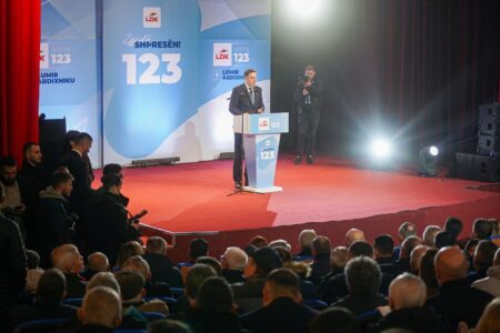 Abdixhiku: Korrupsioni serioz qeveritar sot po bëhet në WhatsApp