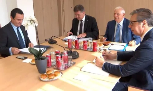 Kurti “lëshon pe”: Pranon se ka marrëveshje të Brukselit dhe Ohrit