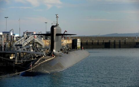 Franca heton raportimet për dronë mbi një bazë të nëndetëseve bërthamore