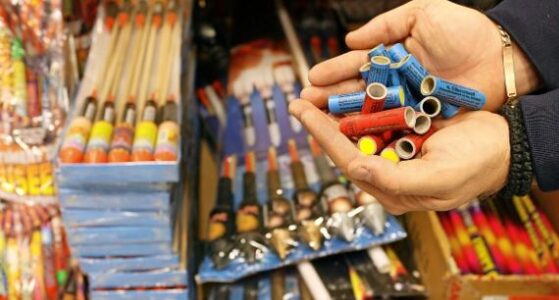 Mitrovicasit i vjedhin mjete piroteknike nga lokali, dëmi rreth 1500 euro