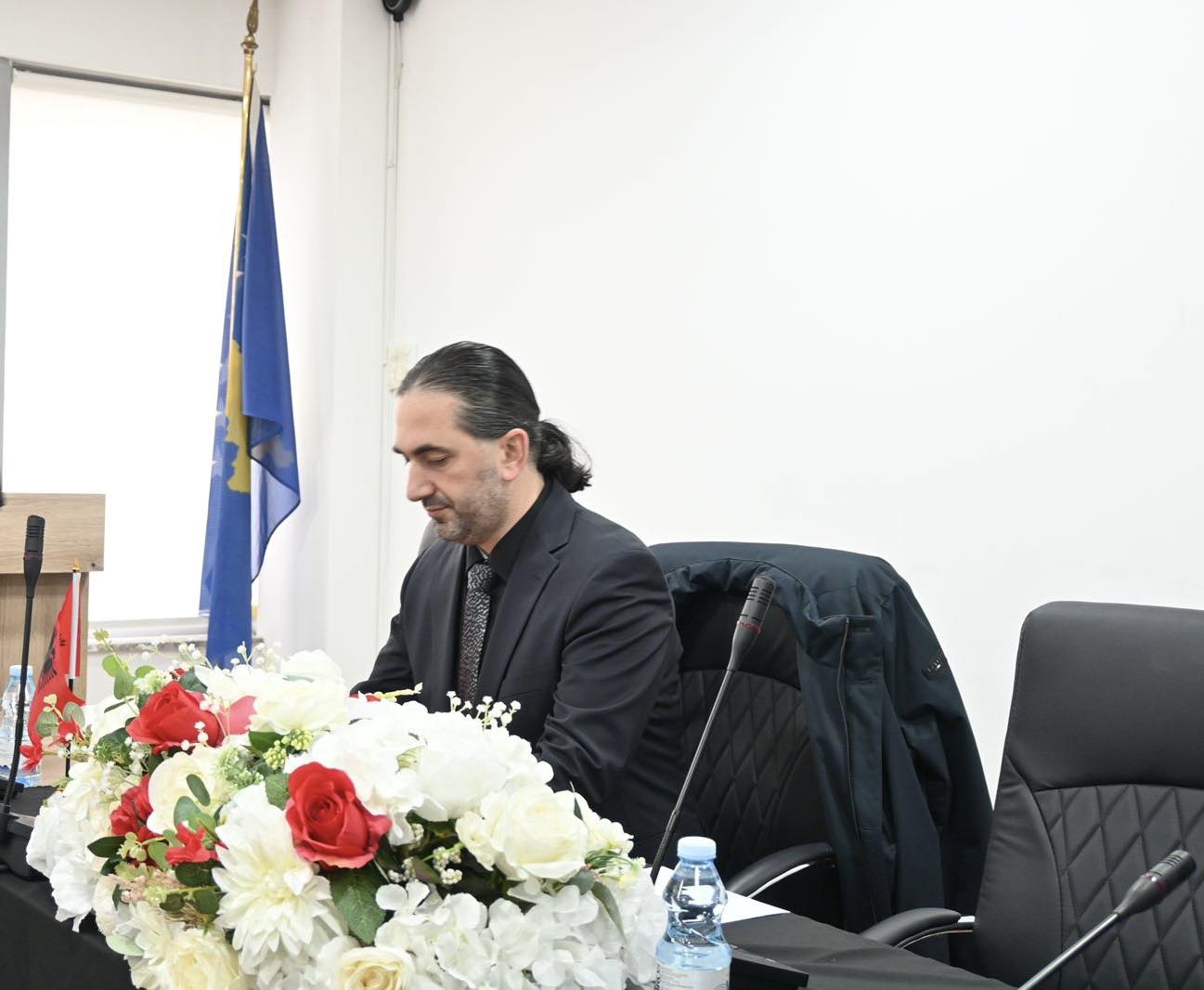 VV bëhet bashkë me Listën Serbe në Fushë Kosovë për zgjedhjen e kryesuesit të Kuvendit