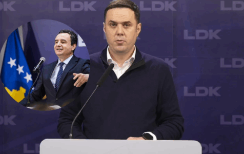 Lumir Abdixhiku ia uron fitoren e Albin Kurtit