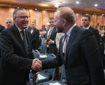 Abelard Tahiri: Jemi ba bashkë, me Bedri Hamzën në krye, me e çu Kosovën përpara (Video)