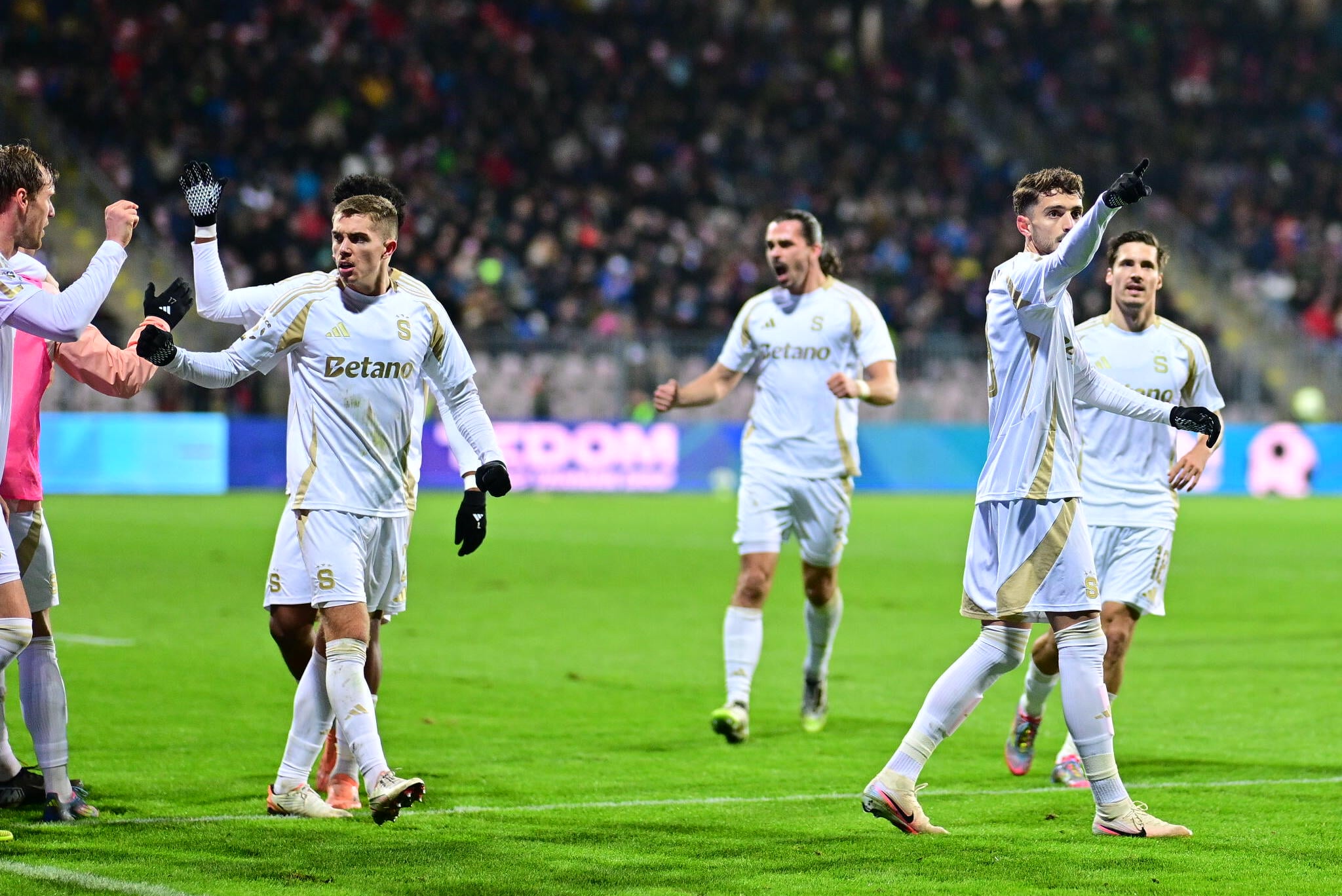 Albion Rrahmanit gjen golin pas dy muajve