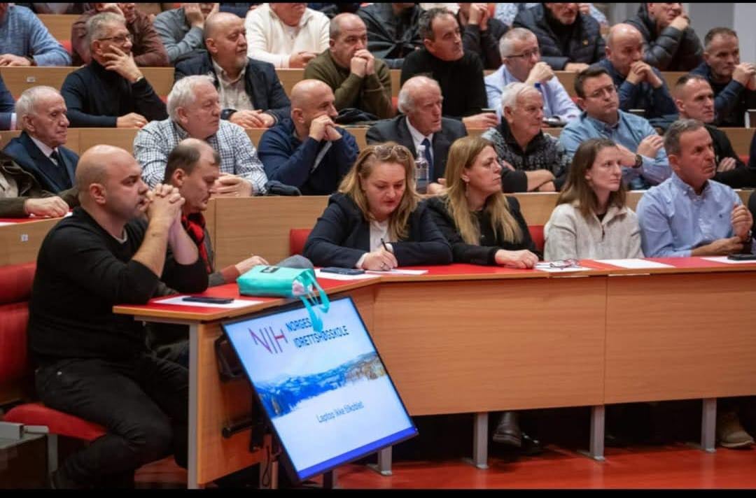 Ambasadorja e Kosovës në Norvegji në tubim të VV së  a e theu ligjin    Shpërthejnë reagimet