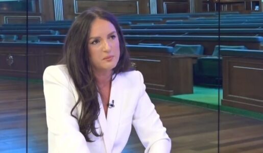 AGK-ja mirëpret fitoren e gazetares Blerta Foniqi pas degradimit nga menaxhmenti i RTK-së