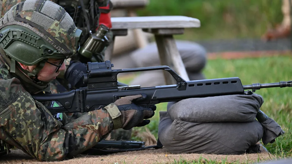 Ndodh edhe kjo në Gjermani  Ushtrisë i vidhen 20 mijë fishekë nga një kamion