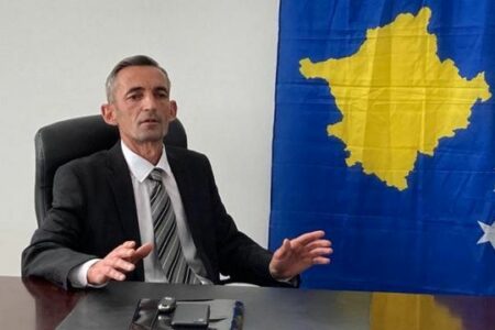 Ilir Peci paralajmëron tensione në Zveçan: Ka presion mbi administratën