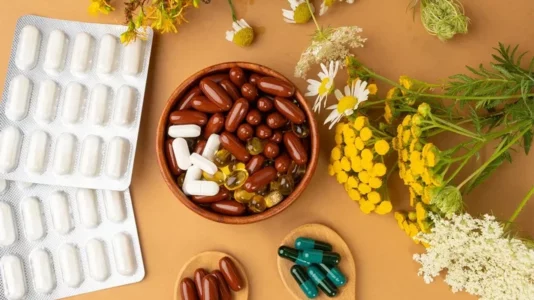 Mund të çojnë në anemi: Këto 6 kombinime suplementesh mos i merrni së bashku