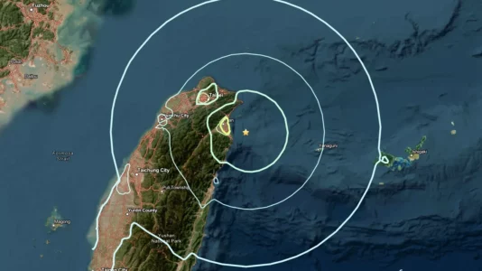 Tërmet i fortë në Tajvan, pamjet e para që kapin momentin dramatik