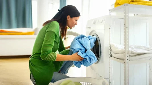 Truku magjik, ja si peshqirët të mos mbajnë më erë lagështie edhe pas larje