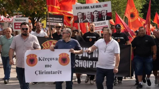 “S’ka arsye të na ndalojnë!” – OVL e UÇK sfidon Maqedoninë e Veriut për protestën e 13 dhjetorit