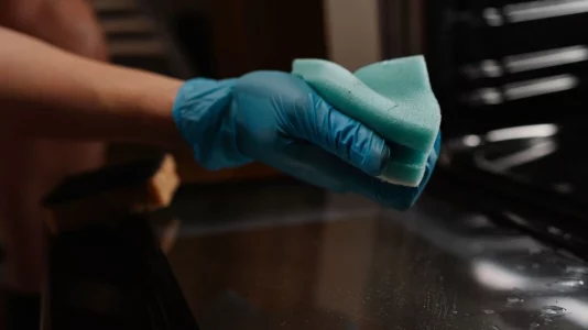 Metoda më e mirë për pastrimin e furrës, sidomos tani në prag të festave