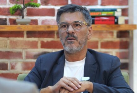 Ismet Kryeziu: Votimi nëpër salla dasmash e restorante në diasporë është i kundërligjshëm