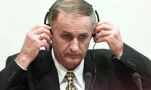 Planifikoi, urdhëroi dhe ndihmoi fshehjen e krimeve të luftës – Prokuroria e BeH ngre aktakuzë ndaj serbit Radislav Krstiq