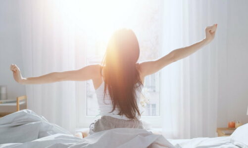 Pse njerëzit që e nisin çdo mëngjes me këtë zakon priren të jetojnë më gjatë