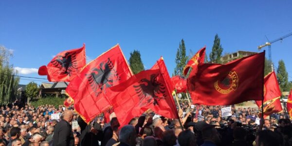 Protesta kundër Hagës – Shkupi jep lejen për tubimin pro-UÇK-së