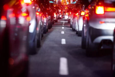 Bllok gjithandej, bashkatdhetarët po presin deri në 14-orë në kufirin Hungari-Serbi