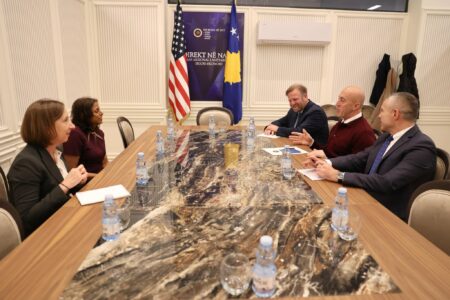 Prattipati i shkon Haradinajt në zyrë, flasin për zgjedhjet e 28 dhjetorit