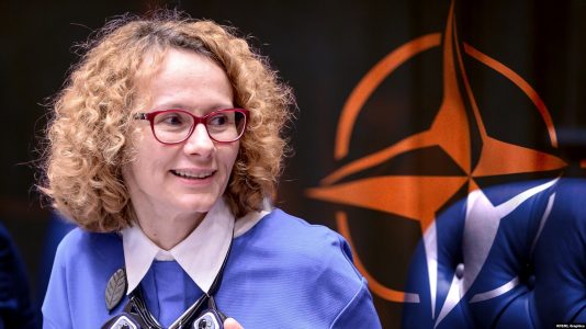 Sekerinska: KFOR-i mbetet kyç për sigurinë në Kosovë, prania ushtarake nuk zgjidh sfidat pa dialog politik