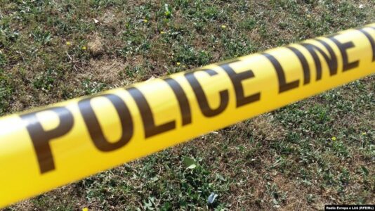 Dëmtohen varrezat në Obiliq, policia nis hetimet