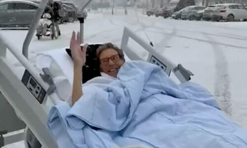 Infermieret nxjerrin pacienten jashtë spitalit, donte të shijonte borën