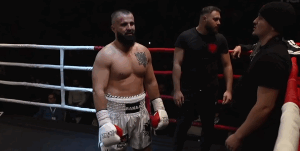 Boksieri shqiptar Roberto Bakaj e mposht boksierin kolumbian