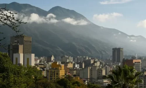 BBC: Tensioni në kryeqytetin e Venezuelës po vazhdon pas pas arresimit të Maduros