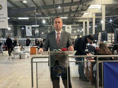 Elezi: Përfundon numërimi i votave nga përfaqësitë diplomatike, nis numërimi i atyre me postë