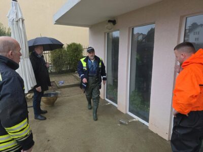 Gjendje e rënduar nga vërshimet edhe në Skenderaj, ekipet emergjente dalin në terren