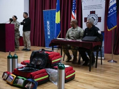 KFOR dhuron pajisje mjekësore për Shoqatën e Kërkim-Shpëtimit të Kosovës