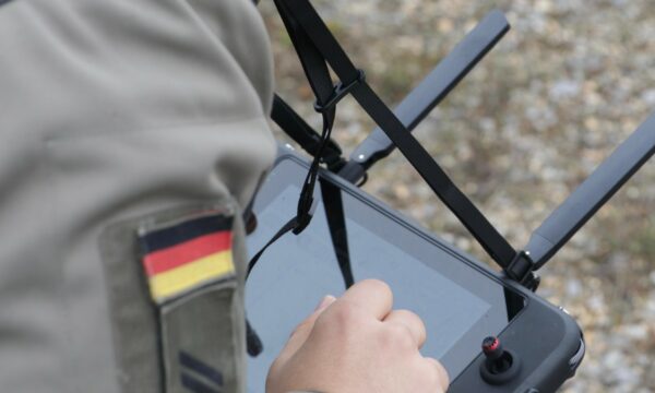 Ushtarët gjermanë të KFOR it bëjnë trajnime të specializuara për zbulimin dhe ndjekjen e dronëve