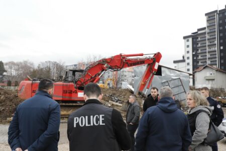 Digjet bageri i kompanisë që rrënoi objektet pa leje në Mitrovicë