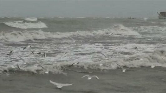 Bashkia e Durrësit paralajmëron-qytetarët: Kujdes, priten erëra të forta, shmangni lëvizjet!