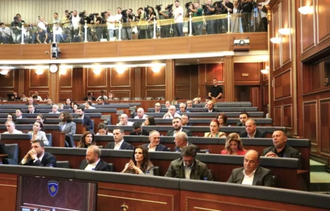 PDK-ja “ia rrëmben” një ulëse LDK-së