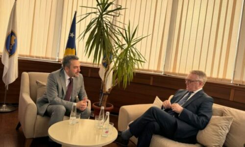 Radoniqi takohet me shefin e OSBE’së, e njofton për rinumërimin dhe shpalljen e rezultateve përfundimtare