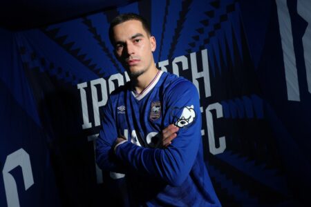 Anis Mehmeti, zyrtarisht lojtar i ri i Ipswich Town