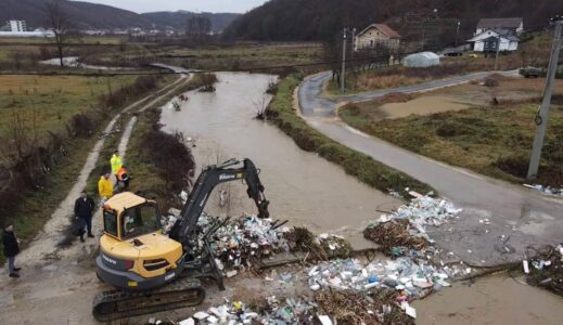 Lushtaku: Falë zvogëlimit të reshjeve gjendja në Skënderaj nën kontroll, po vazhdon monitorimi i zonave më të ndjeshme