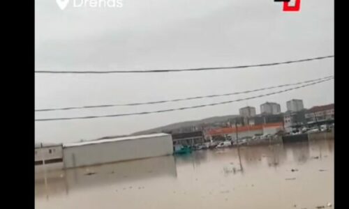 Gjendje e rëndë nga vërshimet në Drenas, qyteti përmbytet nga uji (VIDEO)