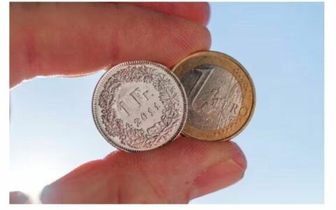 Franga zvicerane rritet në nivelin më të lartë kundrejt euros