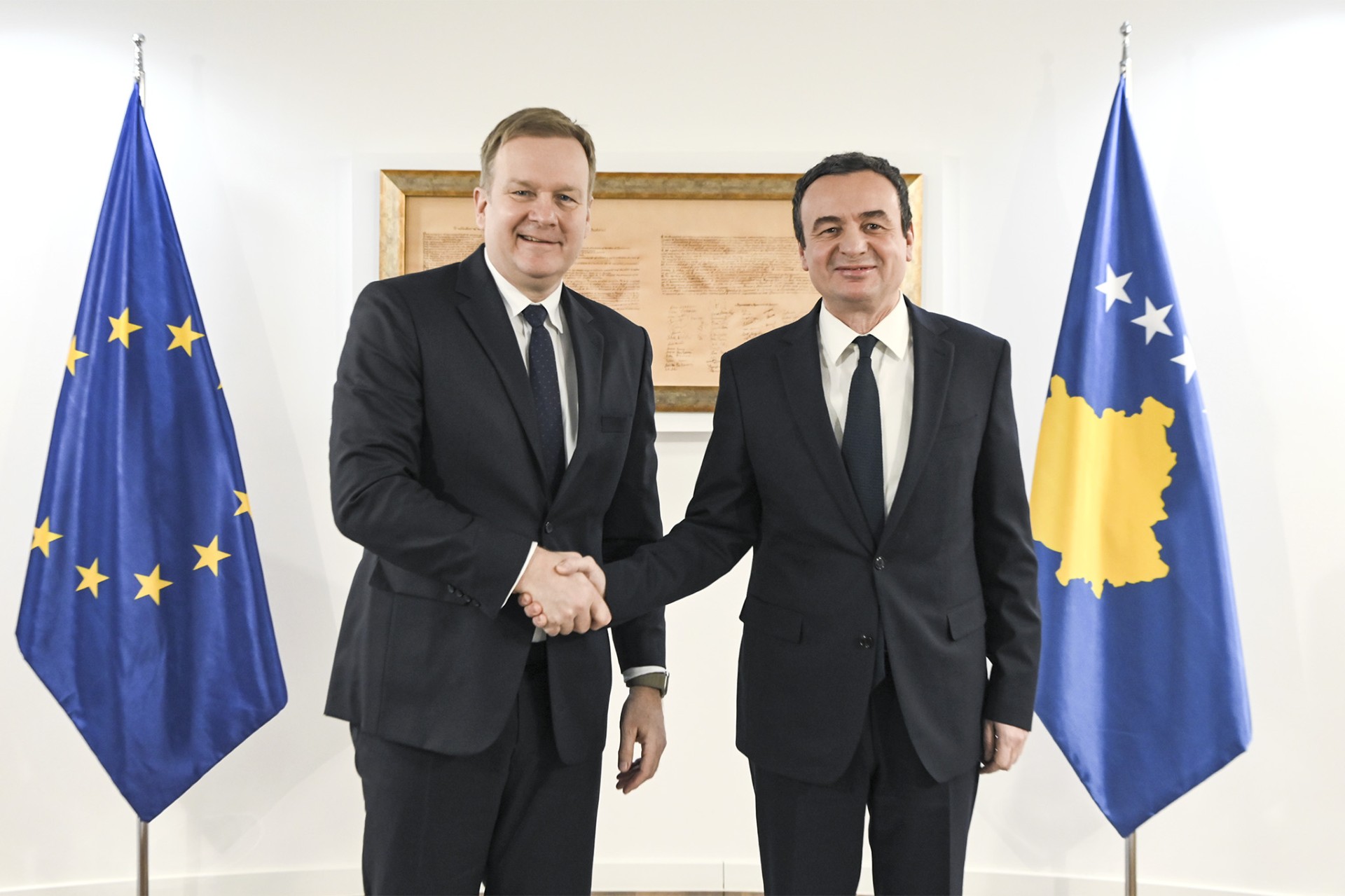 Emisari i BE së në Kosovë pret rezultate në dialog gjatë këtij viti  Kurti thotë se ka tri kushte për vazhdim të procesit