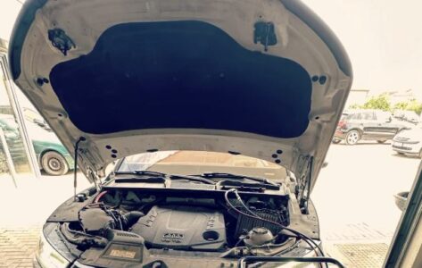 E la veturën për ta rregulluar në ‘servis’ në Komoran, persona të panjohur ia vjedhin