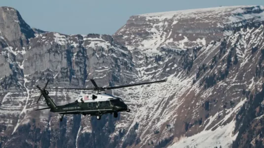 Nga Cyrihu, Trump niset drejt Davosit me helikopter