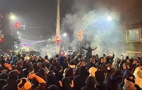 MEPJ thirrje shqiptarëve që ndodhen në Iran: Tregoni kujdes, qëndroni në kontakt me përfaqësitë diplomatike